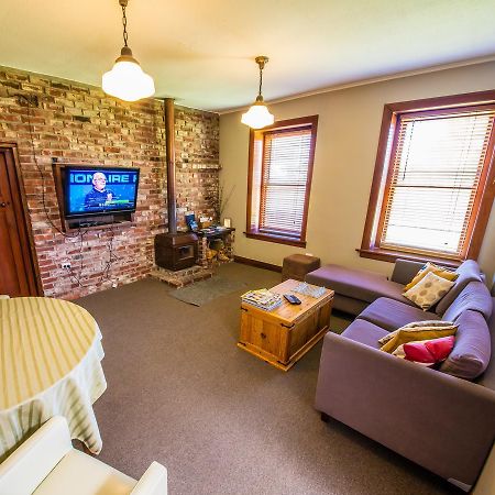 Waipiata Country Hotel エクステリア 写真